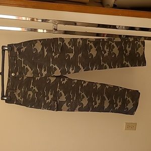 Ladies Sz L Camo Cargo Pants